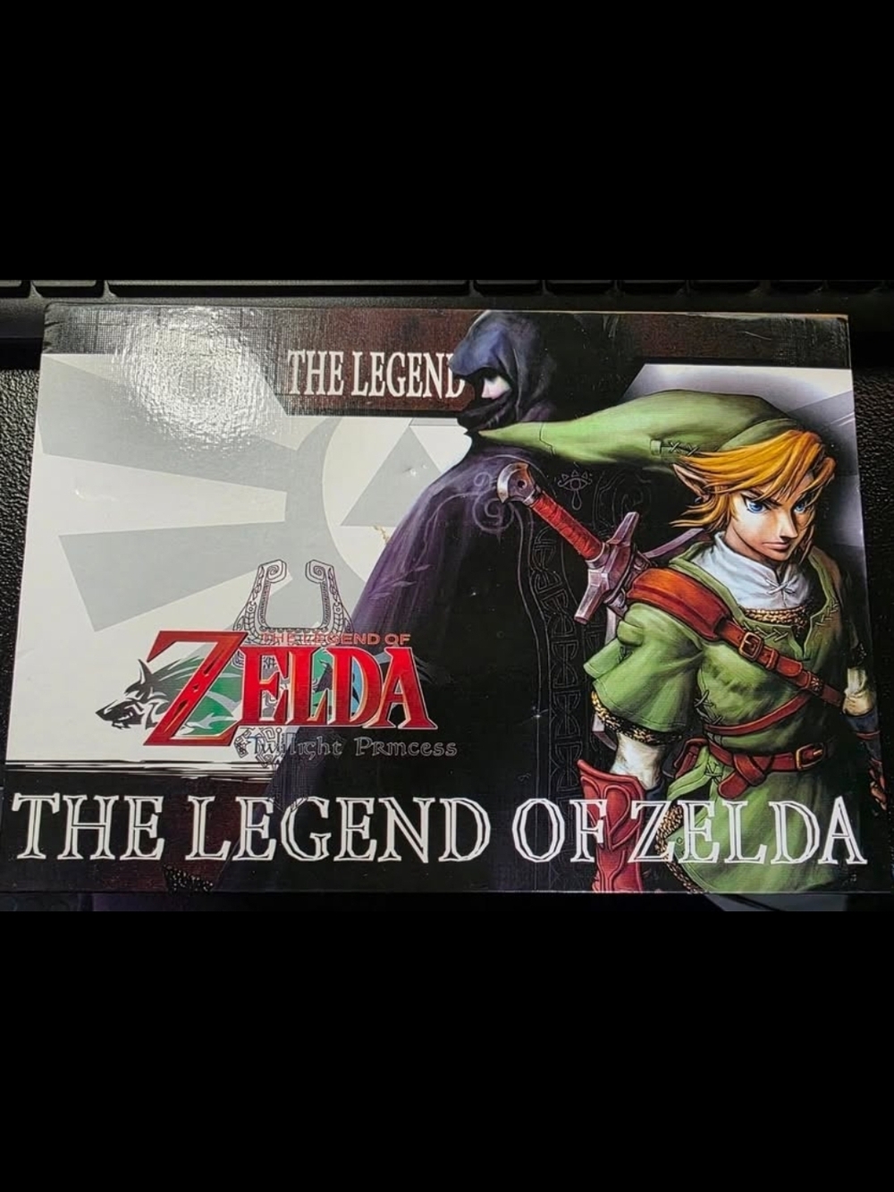 The Legend of Zelda:Twilight Princess Necklace/Collectible Swords/Keychain Set